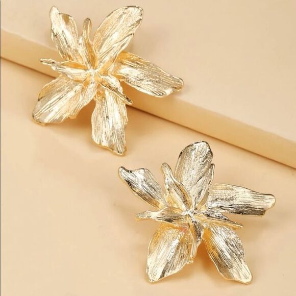 Oversized Brushed Gold Flower Earrings - Picture 1 of 3